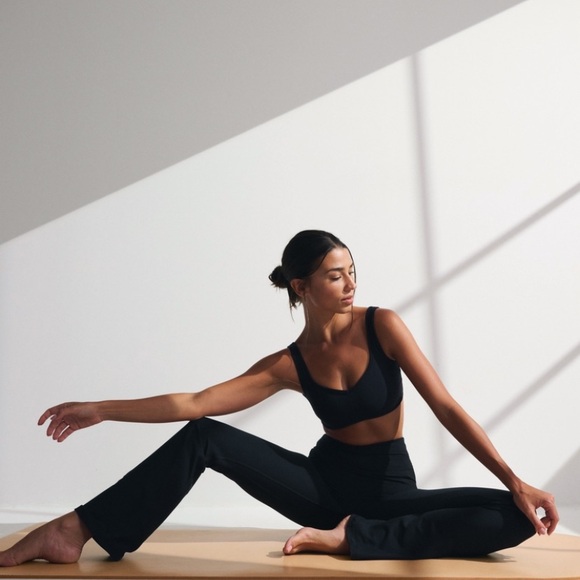 Abercrombie & Fitch Pants - sculptlux curve love flare legging